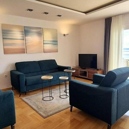 ספליט Sea View- Spacious Apartment With Shared Pool מראה חיצוני תמונה