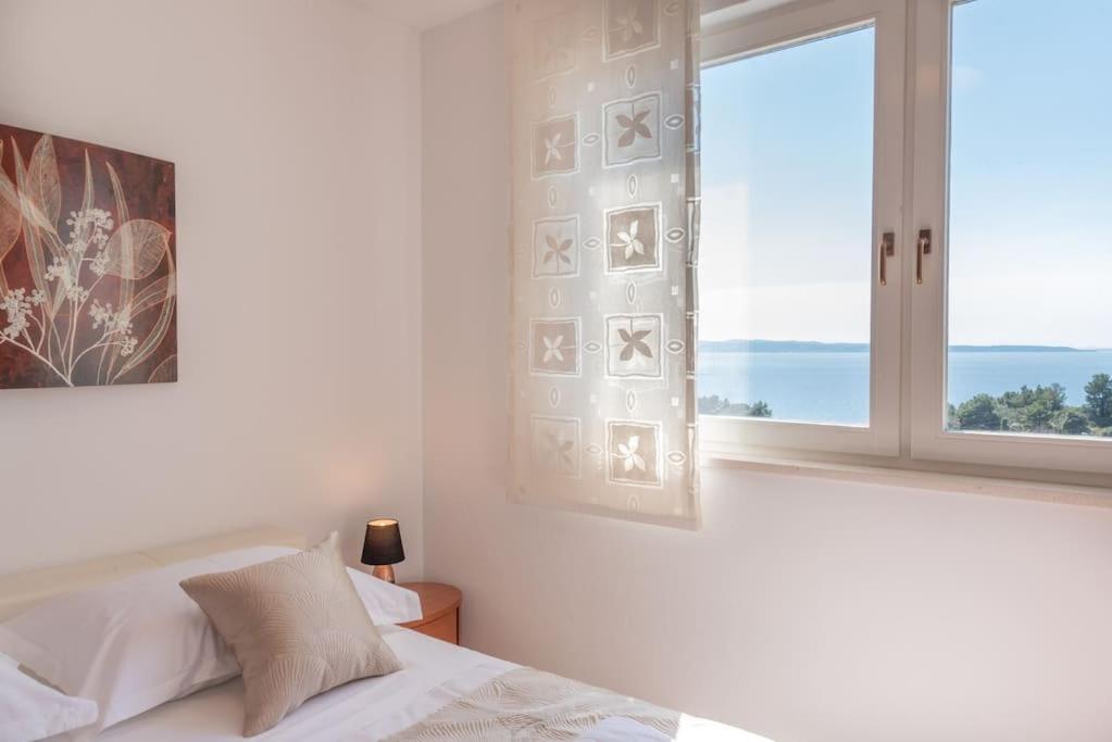 ספליט Sea View- Spacious Apartment With Shared Pool מראה חיצוני תמונה