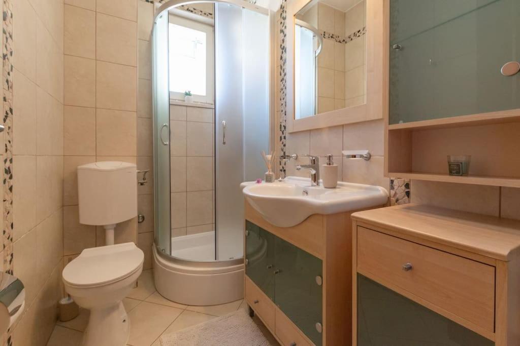 ספליט Sea View- Spacious Apartment With Shared Pool מראה חיצוני תמונה