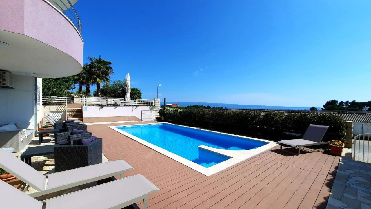 ספליט Sea View- Spacious Apartment With Shared Pool מראה חיצוני תמונה