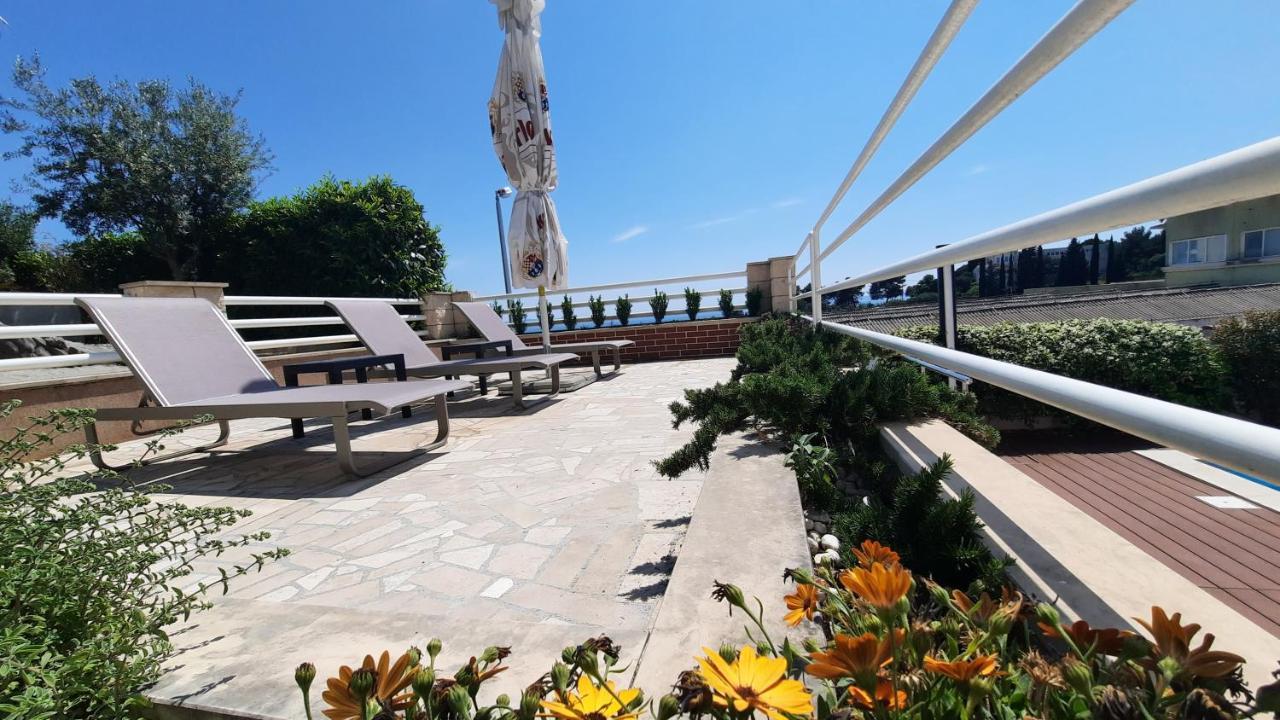 ספליט Sea View- Spacious Apartment With Shared Pool מראה חיצוני תמונה