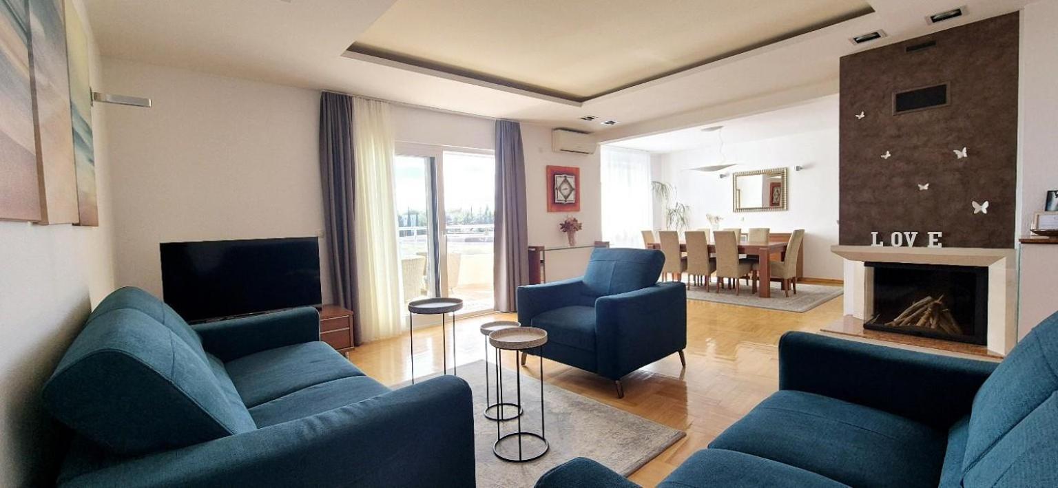 ספליט Sea View- Spacious Apartment With Shared Pool מראה חיצוני תמונה